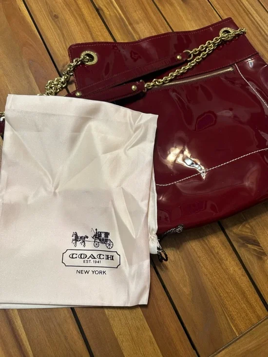 Coach Poppy Glossy Patent Leather Slim Shoulder Bag in Burgundy with Gold Chain - Picture 13 of 13